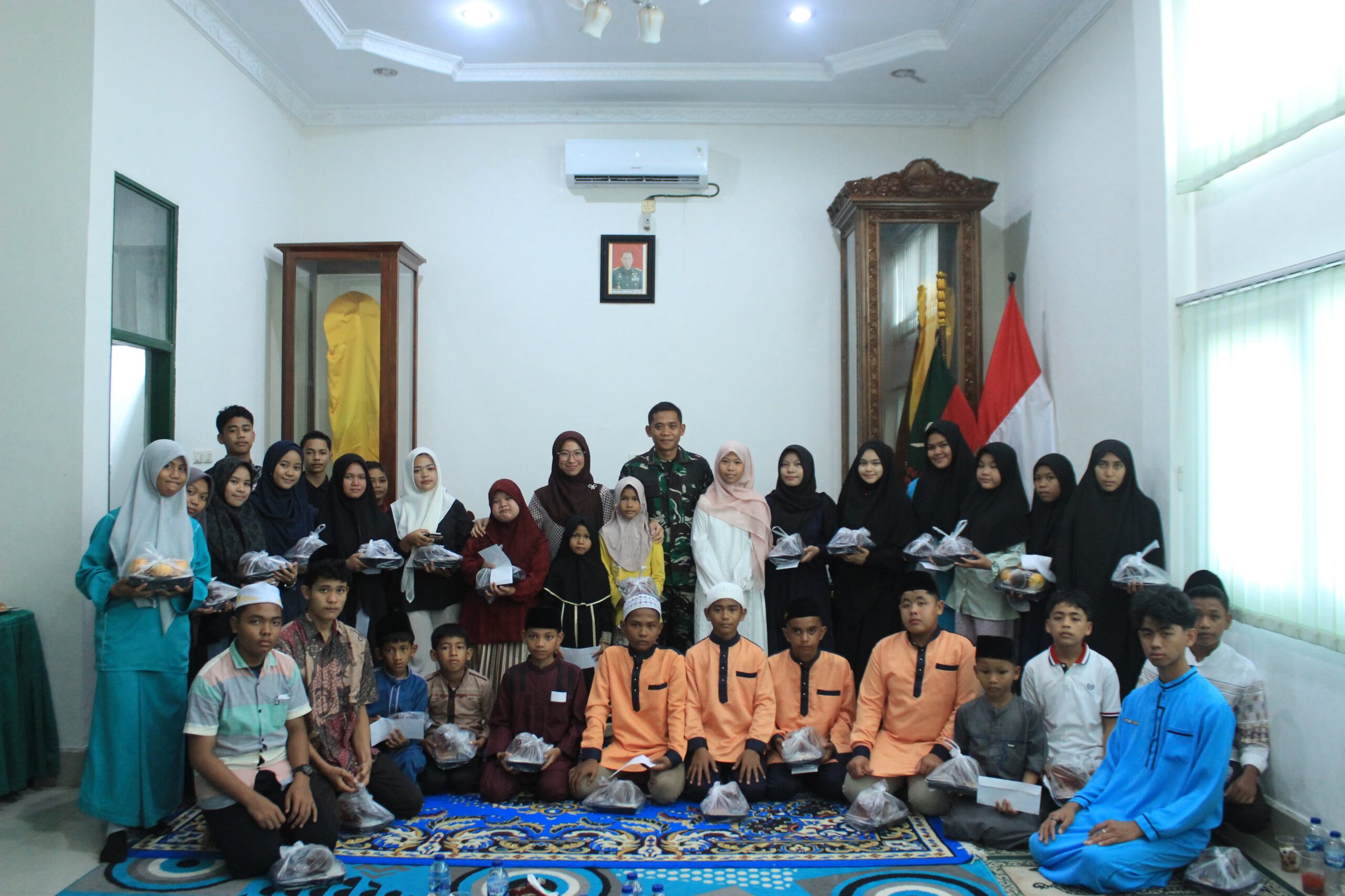 Yonif 132/BS Gelar Kegiatan “Jumat berkah Berbagi Kebahagiaan Bersama Anak yatim.